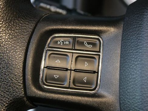 Used 2017 RAM 1500 Classic SLT AWD/4WD image 19