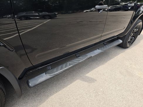 Used 2021 Nissan Frontier SV w/ Midnight Edition Floor Mats AWD/4WD image 11
