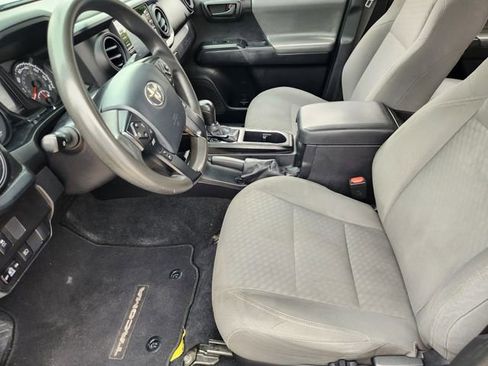 Used 2020 Toyota Tacoma SR w/ SR Convenience Package RWD image 9
