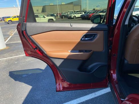 New 2026 Nissan Rogue Platinum w/ Platinum Premium Package image 16