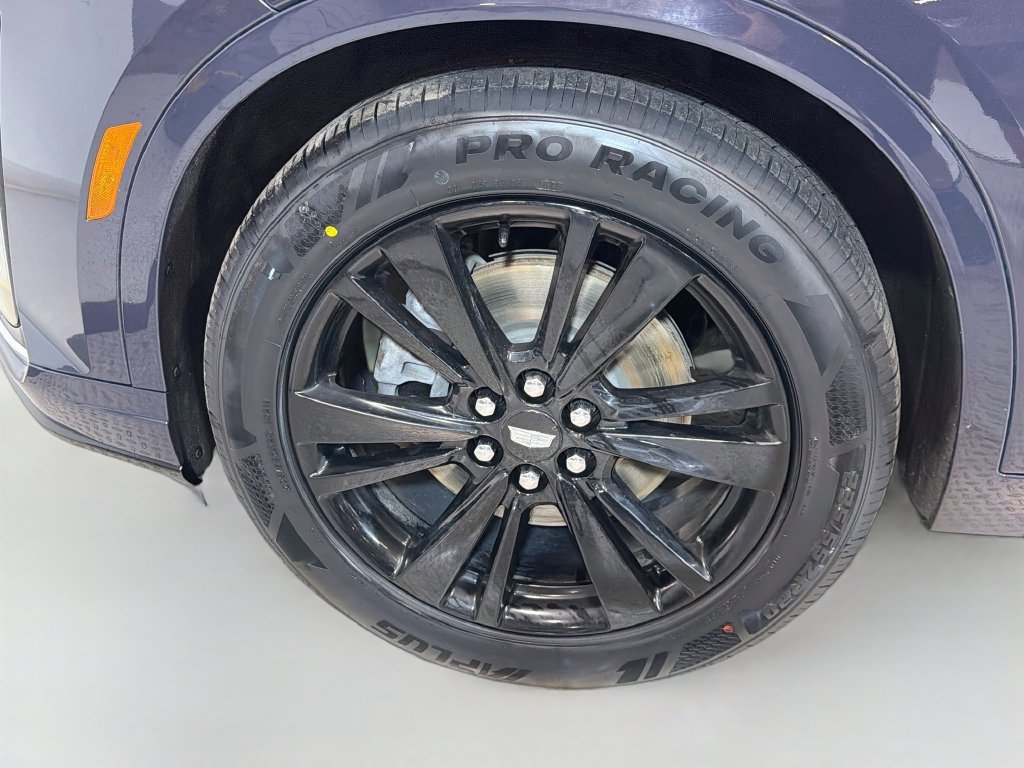 Used 2024 Cadillac XT6 Premium Luxury w/ LPO, Floor Liner Package AWD/4WD image 34