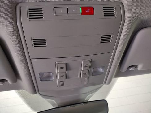 Certified 2024 Volkswagen Jetta S FWD image 33