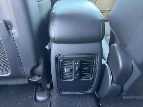 Used 2020 Jeep Grand Cherokee Laredo w/ Laredo X Package image 10