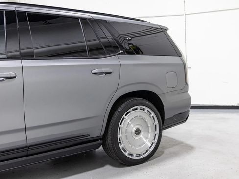 Used 2026 Cadillac Escalade V w/ LPO, Onyx Lite Package AWD/4WD image 14