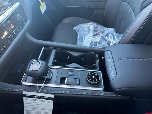 New 2026 Nissan Pathfinder Platinum image 29