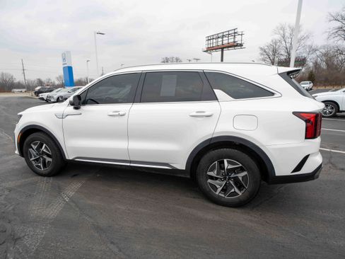 Used 2021 Kia Sorento EX image 4