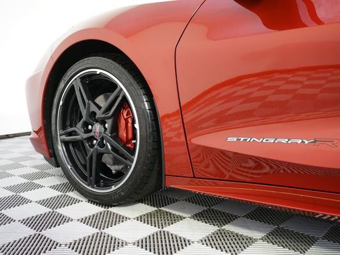 Used 2024 Chevrolet Corvette Stingray Coupe RWD image 19
