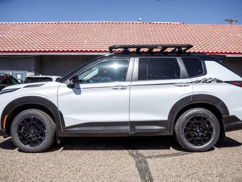 New 2026 Mitsubishi Outlander AWD image 8