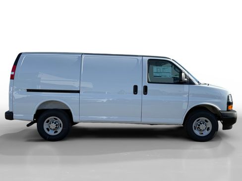 New 2025 Chevrolet Express 2500 image 6