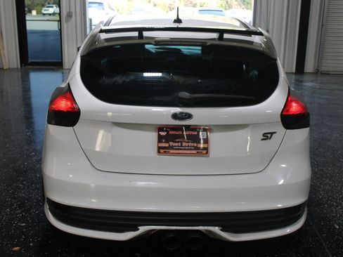 Used 2015 Ford Focus ST w/ Equipment Group 401A image 3