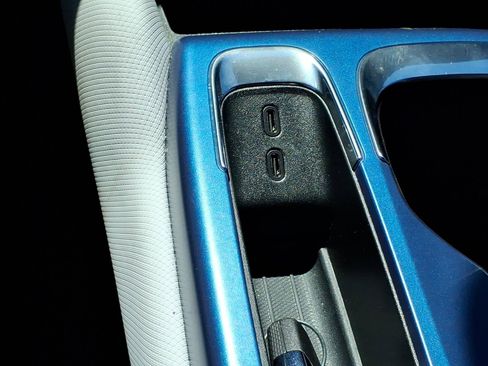 Used 2025 Chevrolet Equinox EV LT FWD image 19