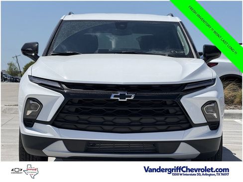 New 2026 Chevrolet Blazer LT w/ Convenience Package FWD image 8