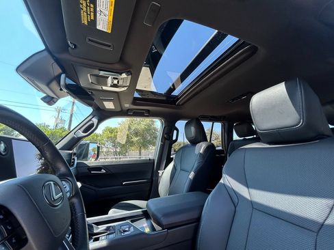 Used 2026 Lexus GX 550 w/ Accessory Package (31) AWD/4WD image 12