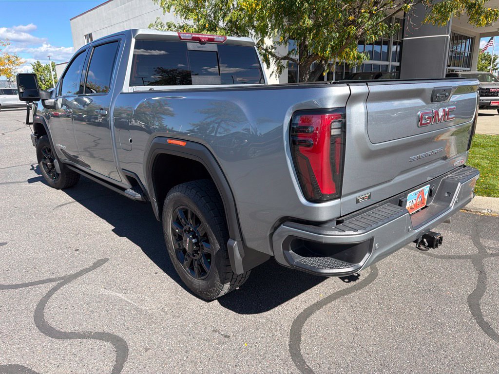 Used 2024 GMC Sierra 2500 AT4 w/ AT4 Premium Plus Package AWD/4WD image 4