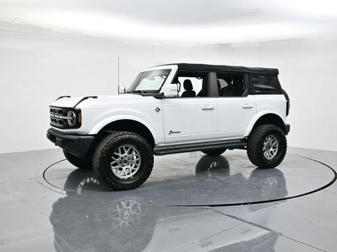 Used 2022 Ford Bronco Outer Banks image 5