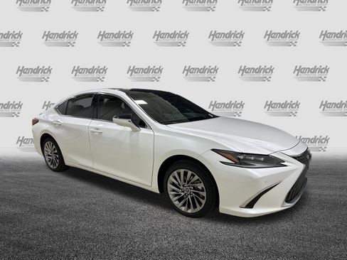 New 2025 Lexus ES 350 Ultra Luxury image 2