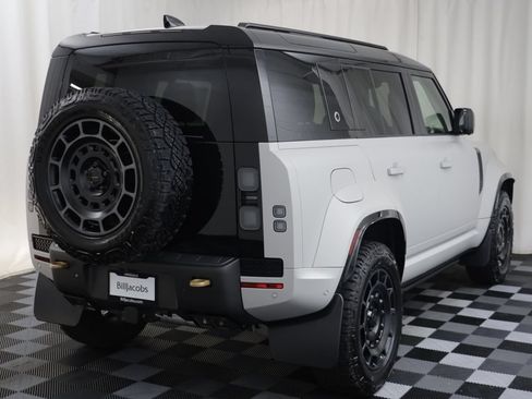 New 2026 Land Rover Defender 110 OCTA AWD/4WD image 19