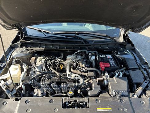 Used 2025 Nissan Altima 2.5 SV FWD image 32
