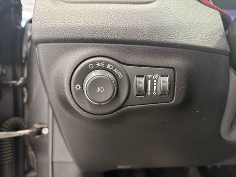 Certified 2020 Jeep Compass Trailhawk w/ Cold Weather Group AWD/4WD image 14