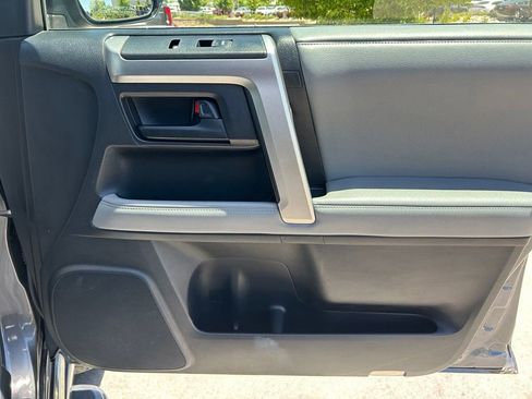 Used 2013 Toyota 4Runner SR5 w/ Premium Pkg w/3rd Row Seat AWD/4WD image 31