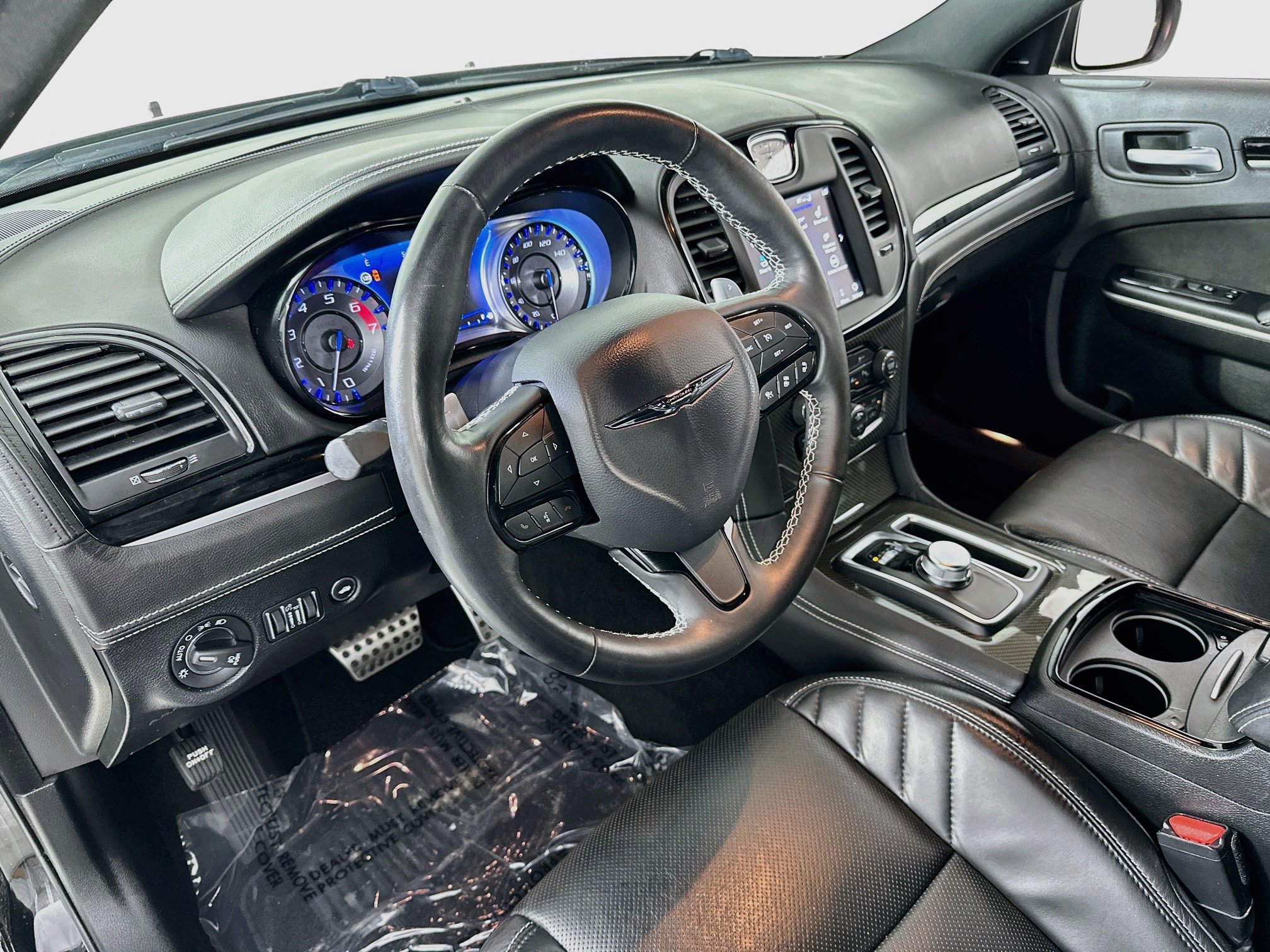 Used 2023 Chrysler 300 C RWD image 9