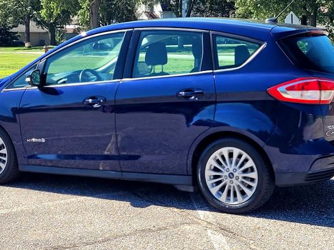 Used 2017 Ford C-MAX SE image 4