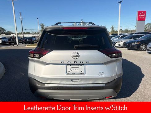Used 2022 Nissan Rogue SV w/ SV Premium Package image 7