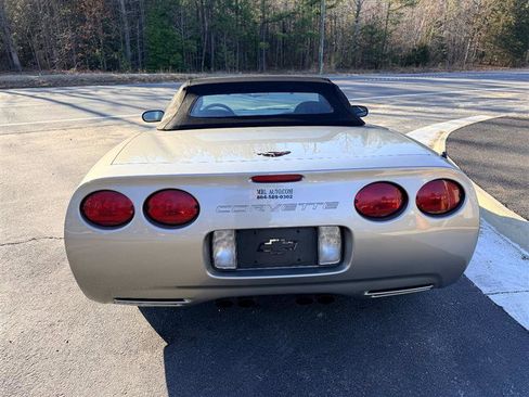 Used 2000 Chevrolet Corvette Convertible w/ Memory Pkg image 4