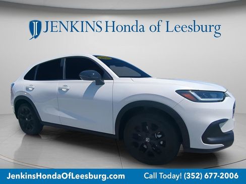 Used 2025 Honda HR-V Sport image 9