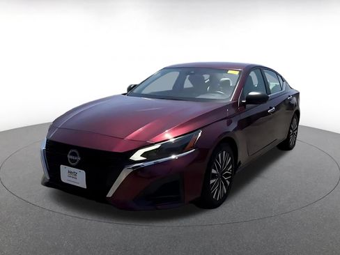 Used 2025 Nissan Altima 2.5 SV FWD image 5