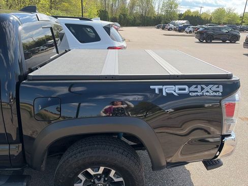 Used 2023 Toyota Tacoma TRD Off-Road AWD/4WD image 7