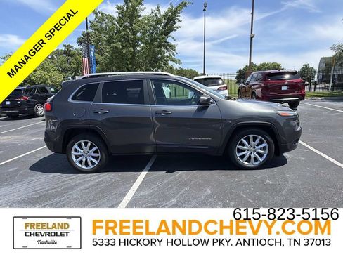 Used 2016 Jeep Cherokee Limited w/ Luxury Group FWD image 2