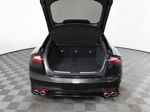 Used 2018 Kia Stinger GT1 image 9