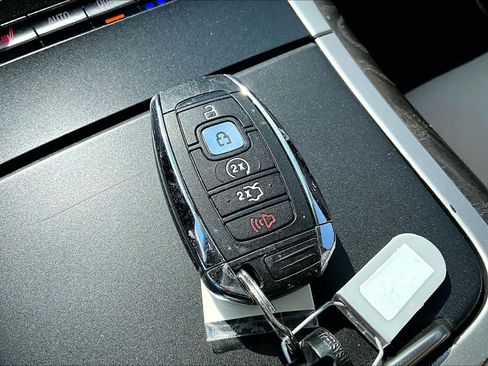 Used 2019 Lincoln Nautilus Reserve AWD/4WD image 15