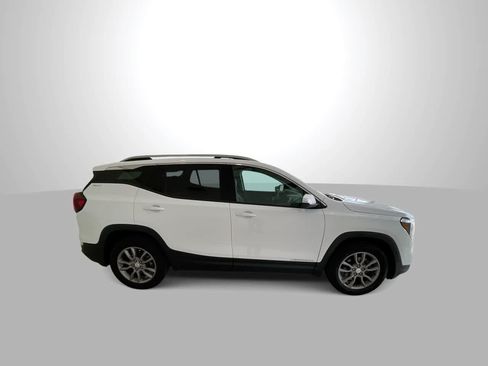 Used 2024 GMC Terrain SLT AWD/4WD image 9