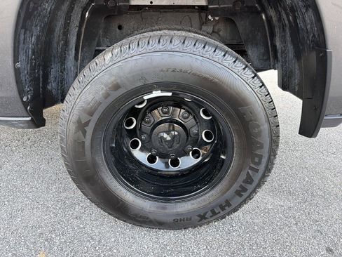 Used 2025 RAM 3500 Laramie w/ Night Edition AWD/4WD image 17