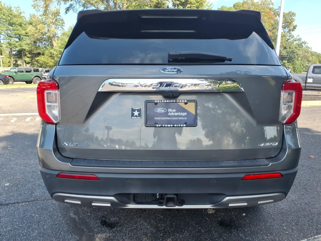 Used 2023 Ford Explorer XLT w/ Equipment Group 202A AWD/4WD image 3