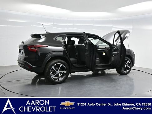 New 2026 Chevrolet Trax RS image 4