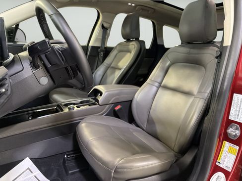 Used 2023 Lincoln Corsair AWD w/ Equipment Group 101A image 13