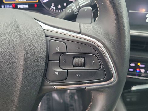 Used 2023 Buick Envision Essence w/ Technology Package I image 28