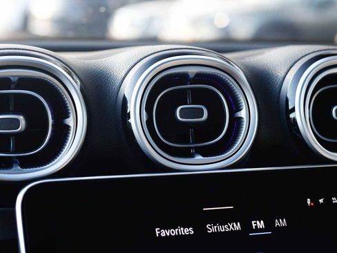 Used 2026 Mercedes-Benz GLC 300 GLC 300 image 25