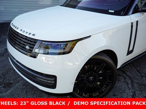 Used 2022 Land Rover Range Rover SE image 2