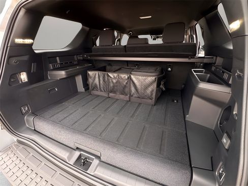 Used 2025 Toyota 4Runner TRD Off-Road image 32