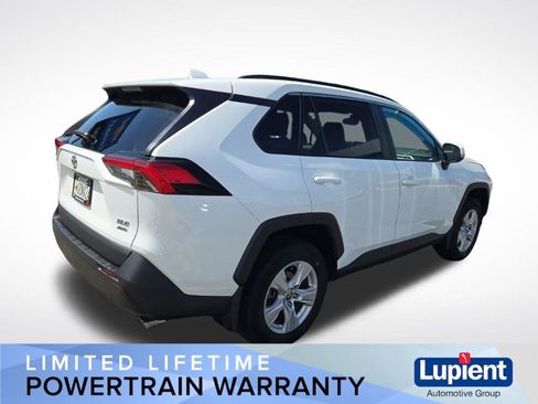 Used 2021 Toyota RAV4 XLE w/ Convenience Package AWD/4WD image 4