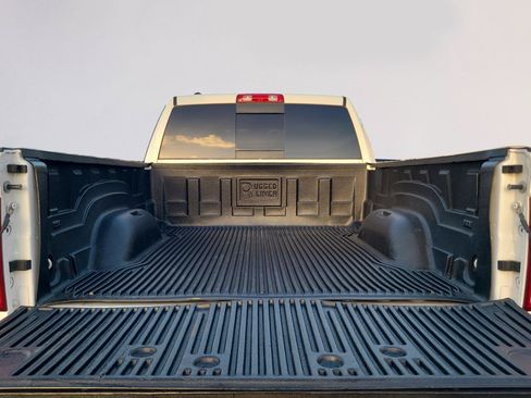 Used 2019 RAM 1500 Classic SLT RWD image 20
