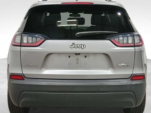 Used 2020 Jeep Cherokee Latitude Plus w/ Cold Weather Group AWD/4WD image 4