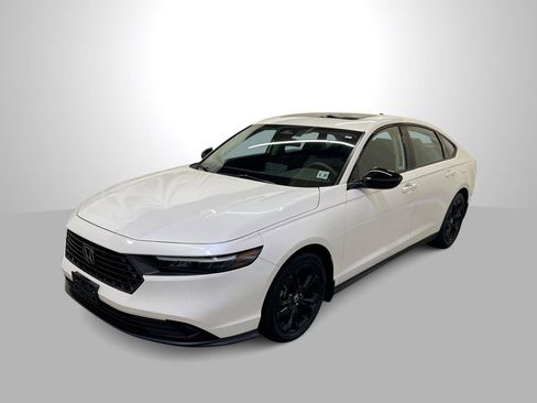 Used 2025 Honda Accord SE image 1