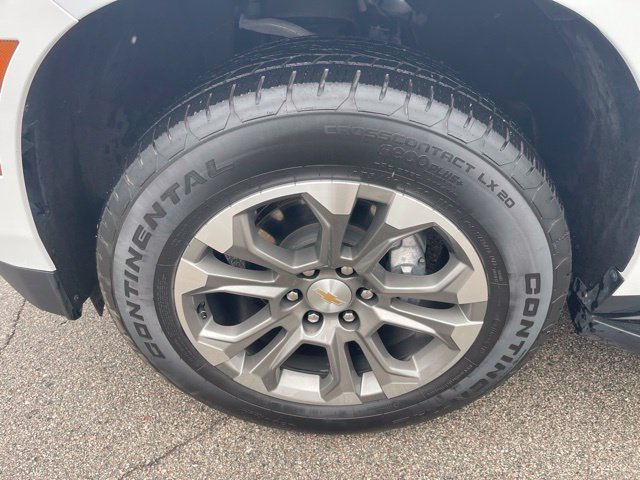 Used 2025 Chevrolet Suburban LT w/ Comfort Package AWD/4WD image 32