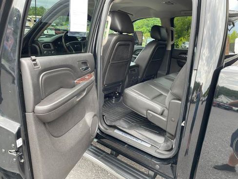 Used 2013 GMC Sierra 2500 Denali w/ Suspension Package, Off-Road AWD/4WD image 19