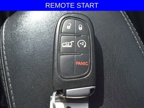 Used 2019 Jeep Cherokee Latitude Plus AWD/4WD image 4